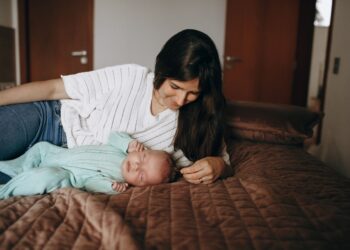 Understanding Newborn Jaundice: Symptoms, Signs, and Action Steps