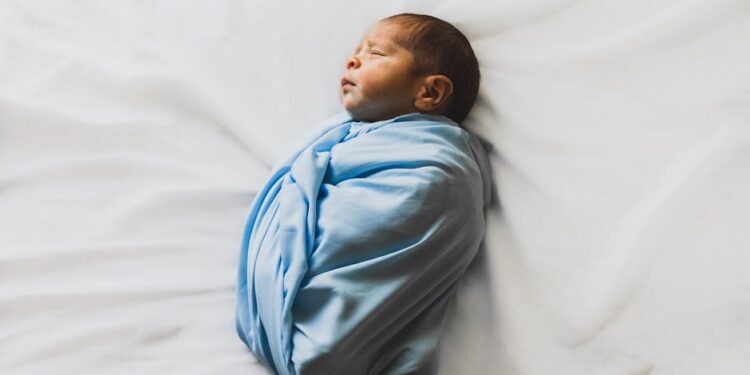 Discover the Best Baby Swaddling Techniques: 3 Essential Styles for New Moms